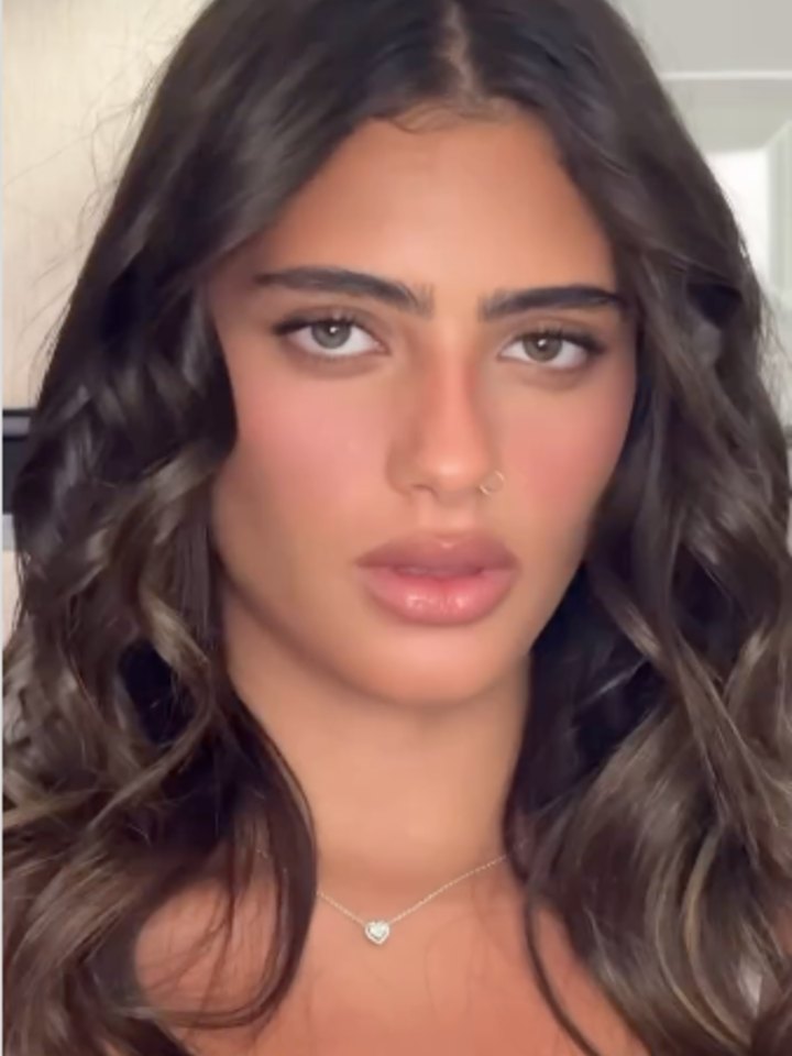 אחרי האיפור